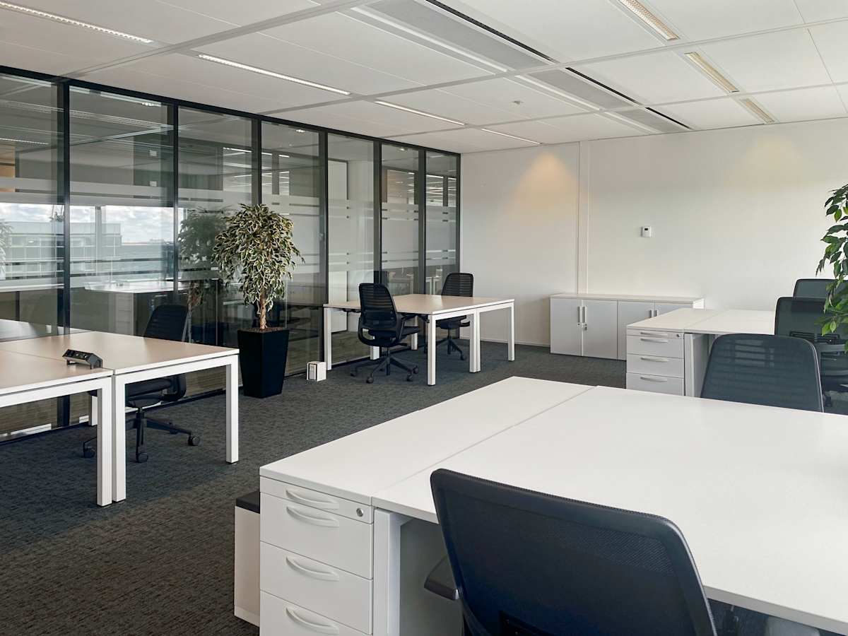 Regus The Base B interior photo 12