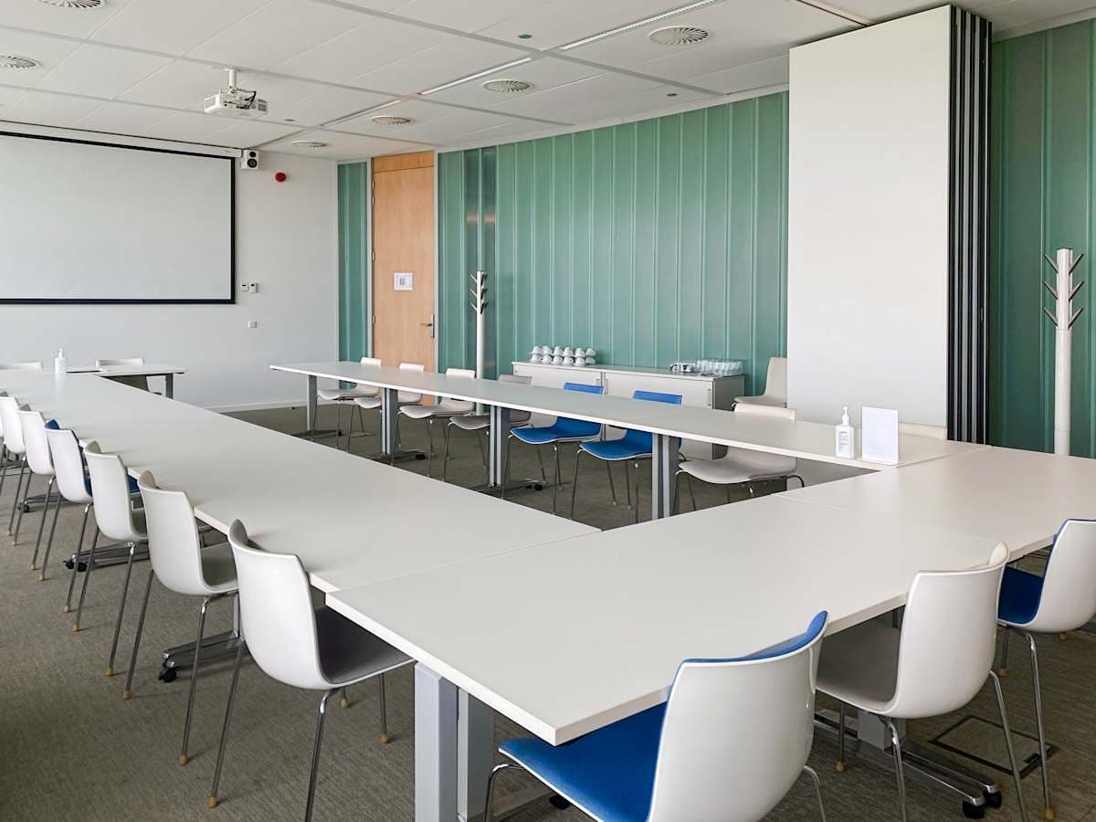 Regus The Base B interior photo 9