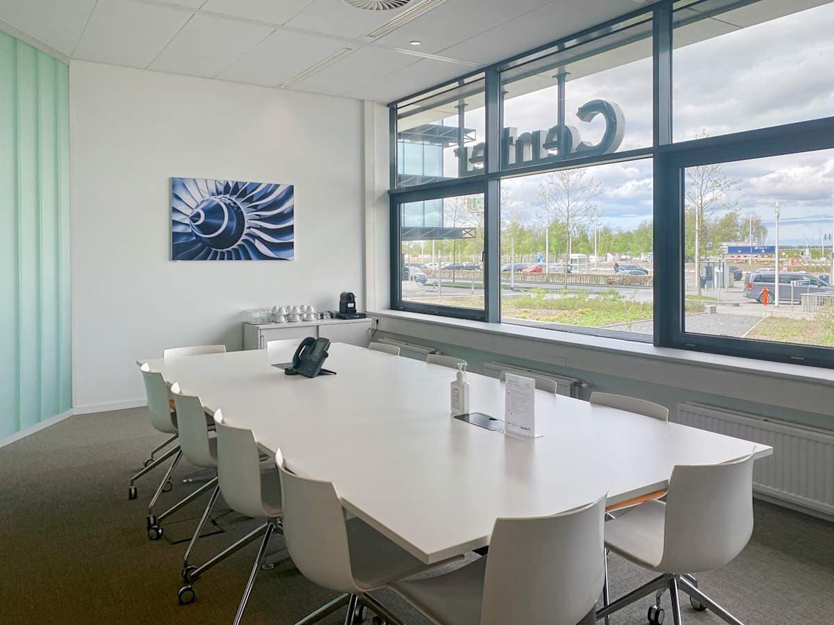 Regus The Base B interior photo 10