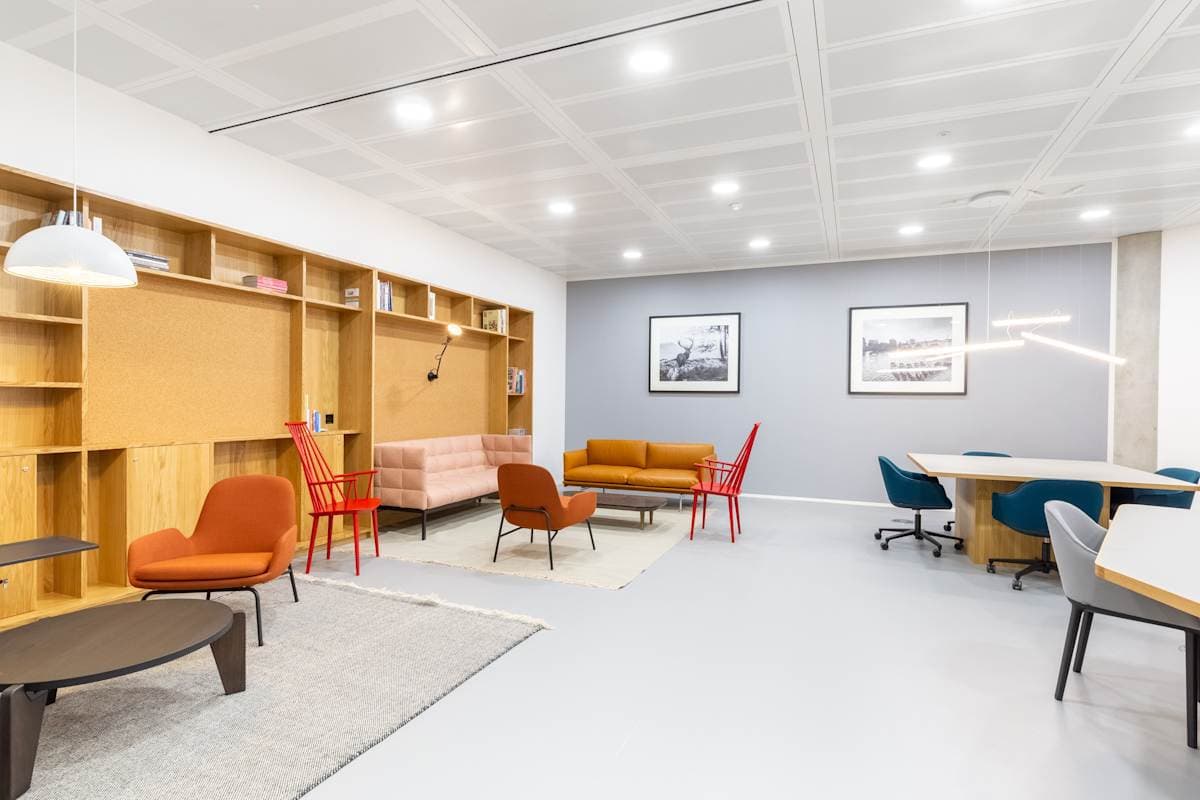 Regus Chiswick Park interior photo 8