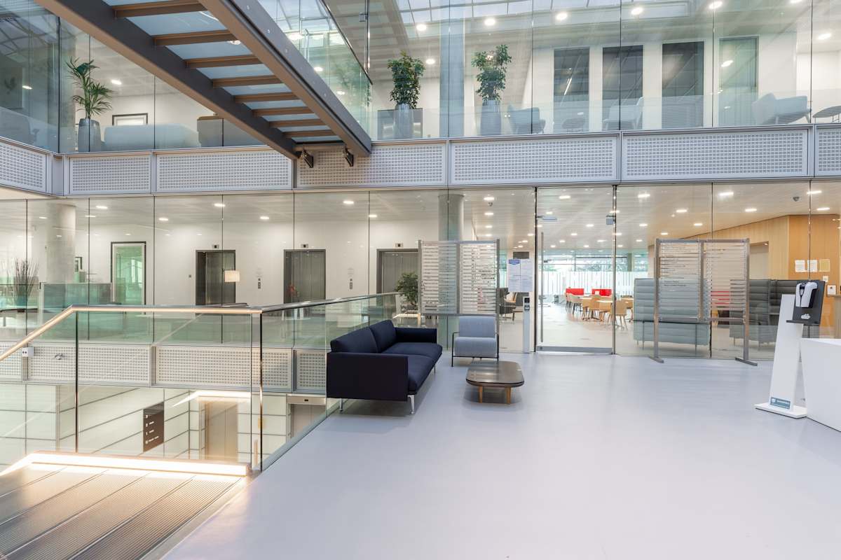 Regus Chiswick Park interior photo 9