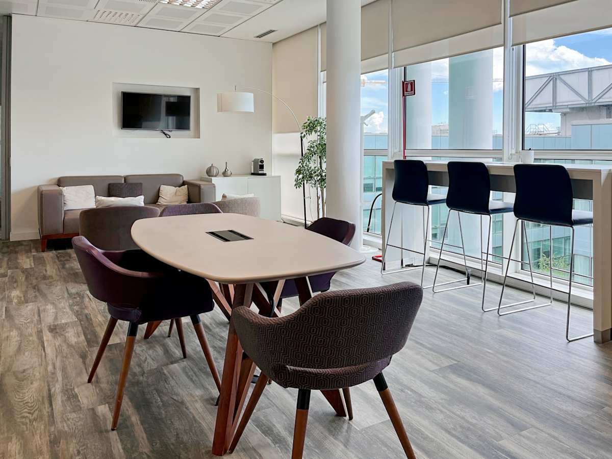 Regus - Milan, Maciachini Center interior photo 5