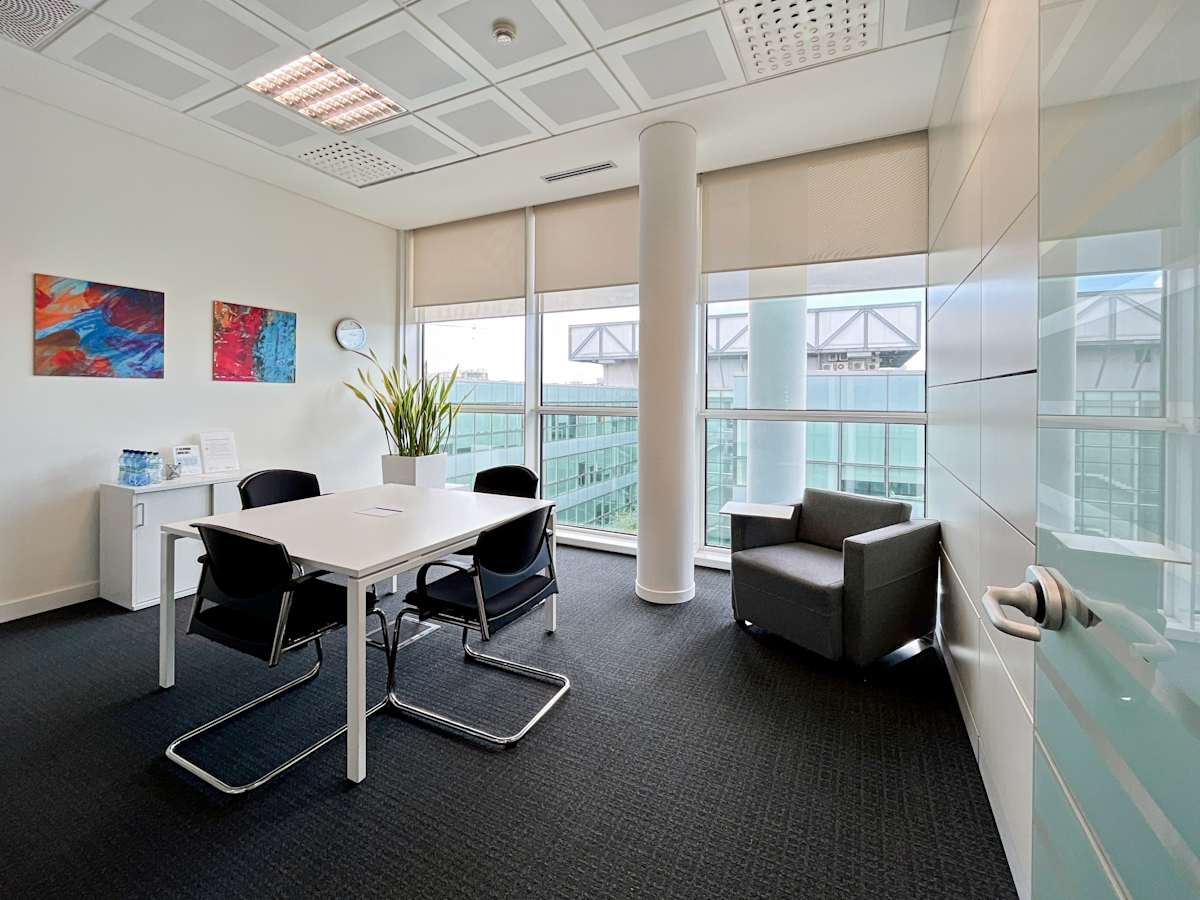 Regus - Milan, Maciachini Center interior photo 8