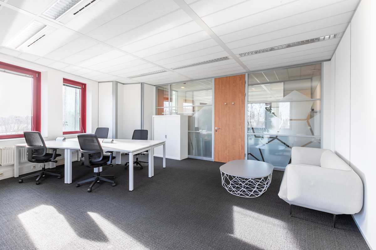 Regus - Amsterdam Sloterdijk Teleport Towers interior photo 4