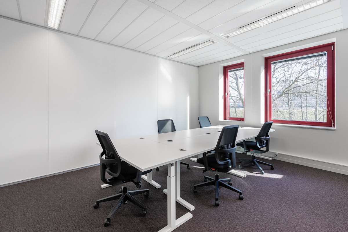 Regus - Amsterdam Sloterdijk Teleport Towers interior photo 7