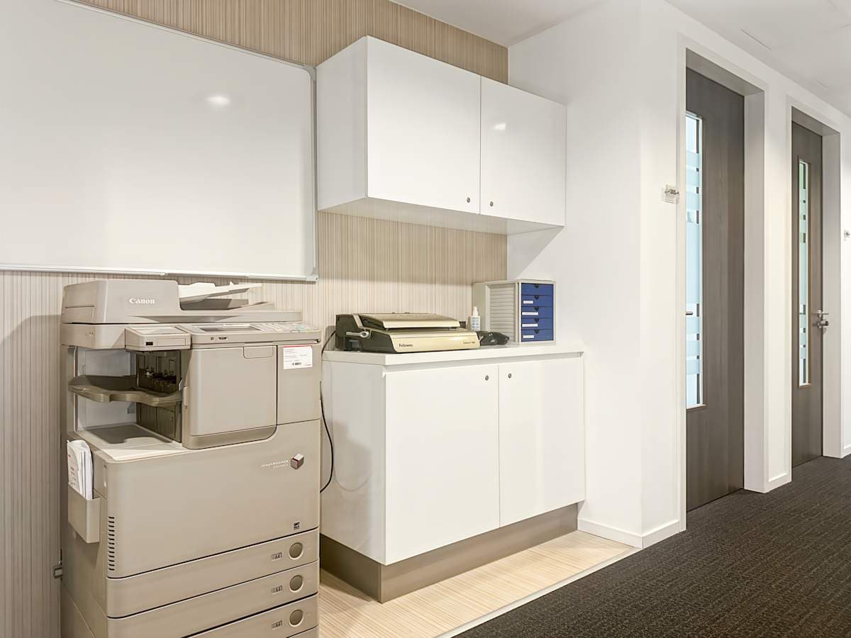 Regus Dusseldorf Peter-Müller-Straße interior photo 10