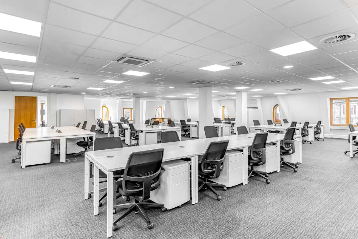 Regus - London, Piccadilly Circus interior photo 4