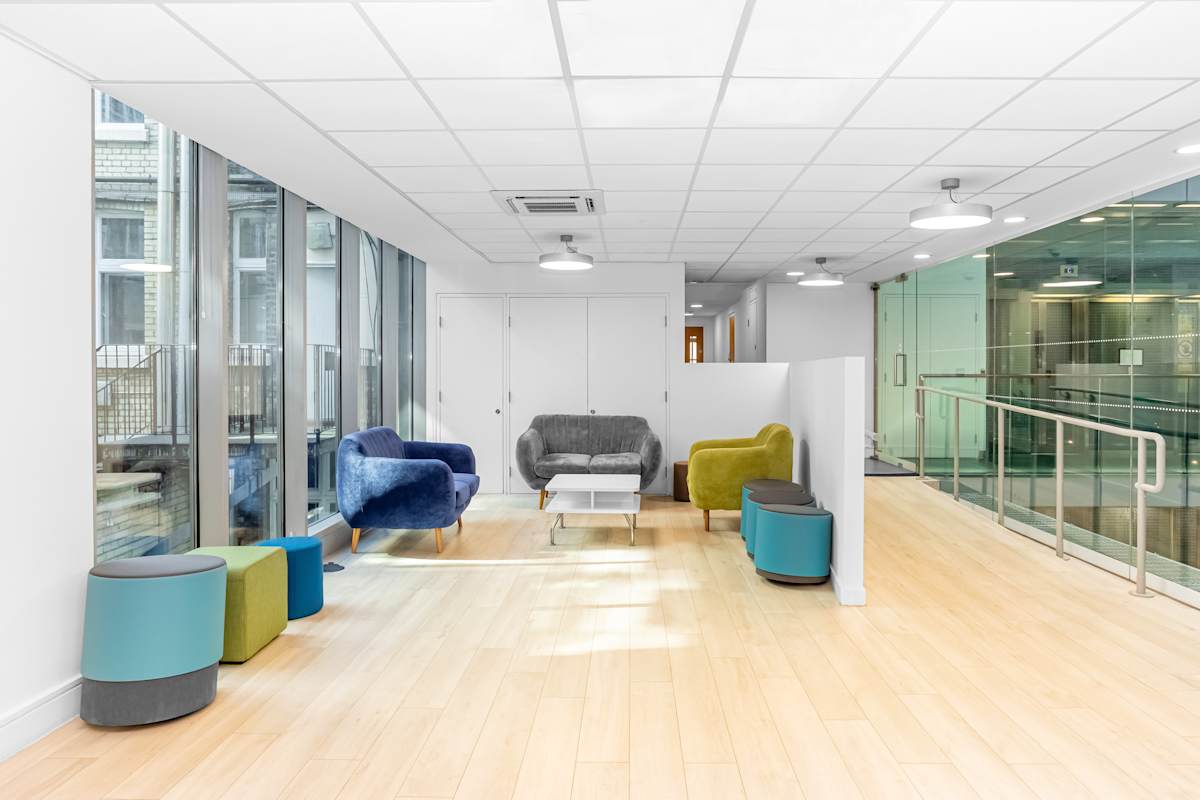 Regus - London, Piccadilly Circus interior photo 8