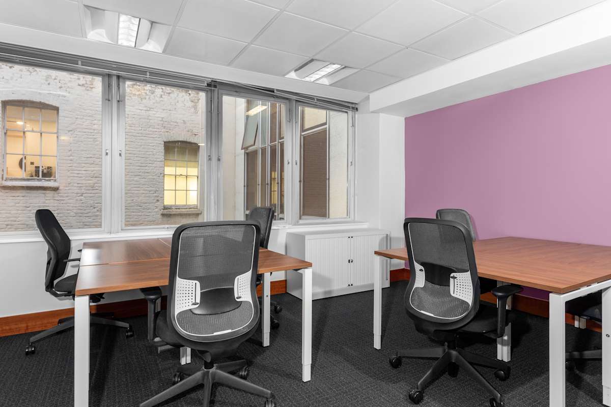 Regus - London, Hanover Square - No 17 interior photo 4
