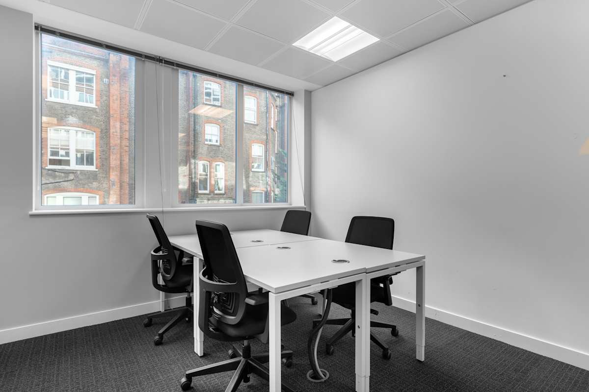 Regus - London, Oxford Street (Marble Arch) interior photo 9