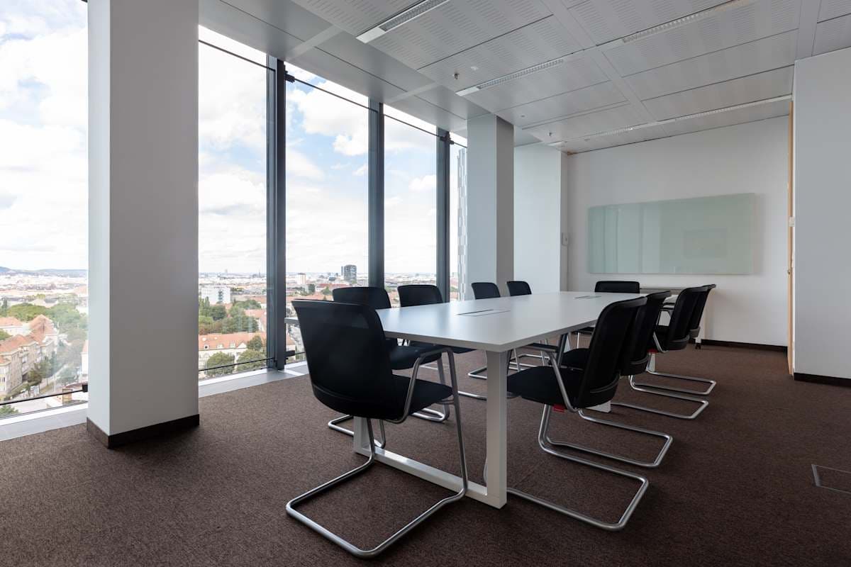Regus Twin Towers interior photo 3