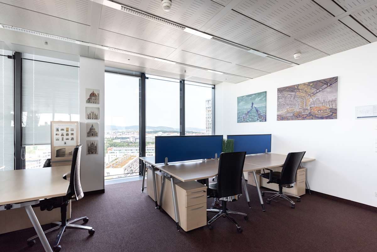 Regus Twin Towers interior photo 5