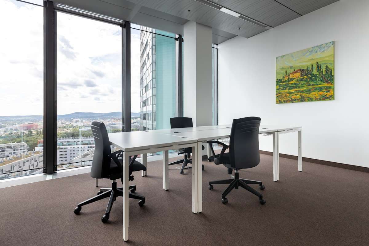 Regus Twin Towers interior photo 7