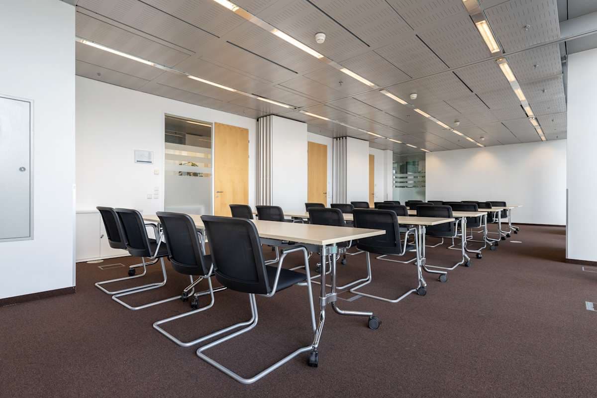 Regus Twin Towers interior photo 8