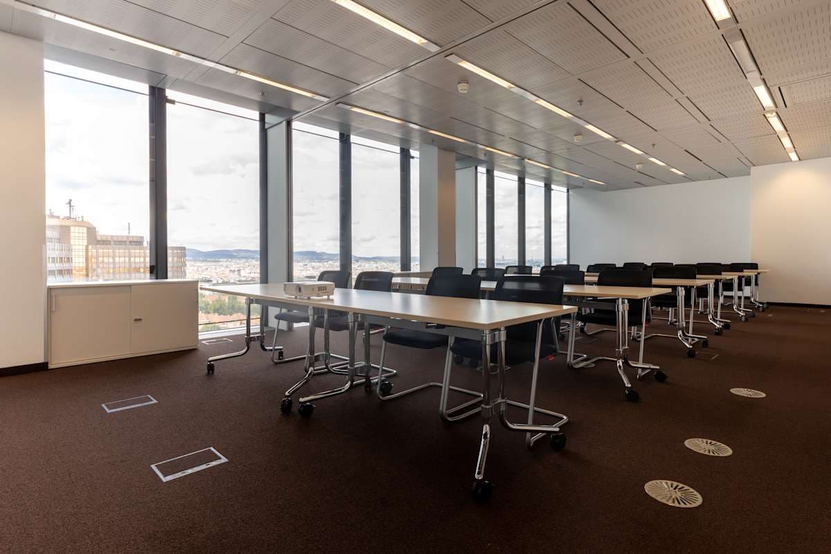 Regus Twin Towers interior photo 9