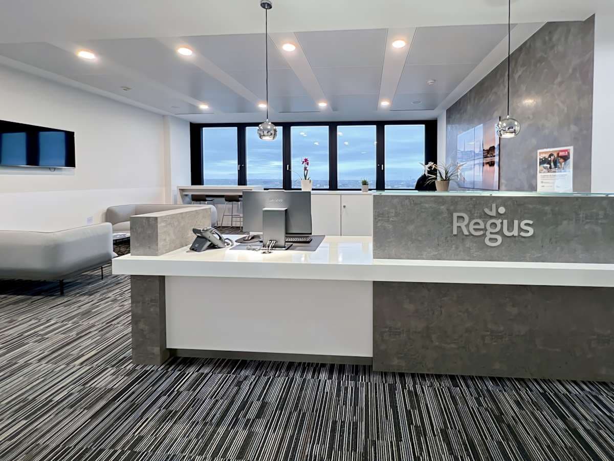 Regus - Hamburg, Mundsburg Tower interior photo 2