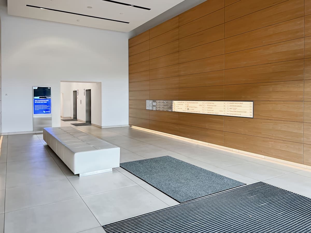 Regus - Hamburg, Mundsburg Tower interior photo 12