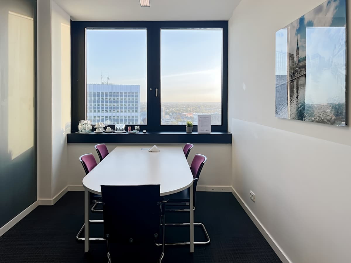 Regus - Hamburg, Mundsburg Tower interior photo 3