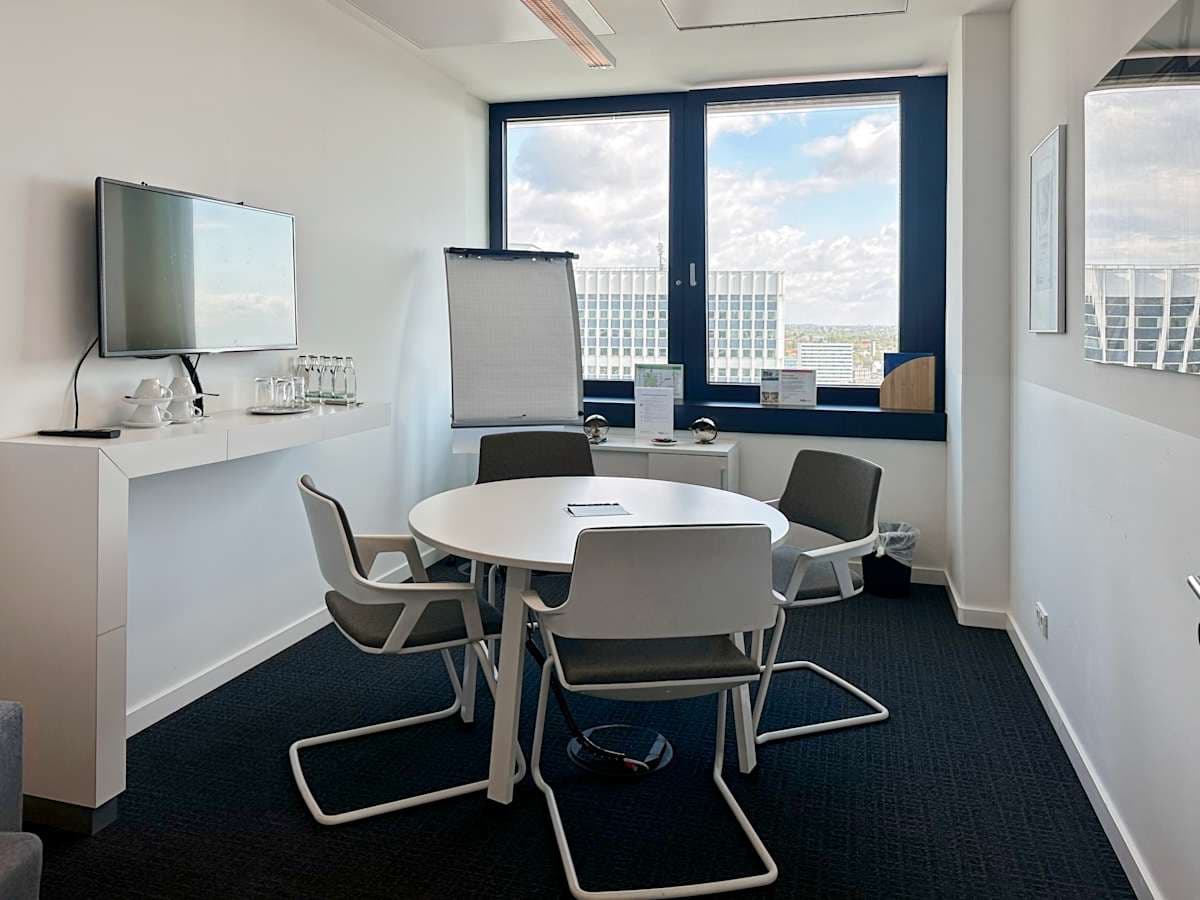 Regus - Hamburg, Mundsburg Tower interior photo 9
