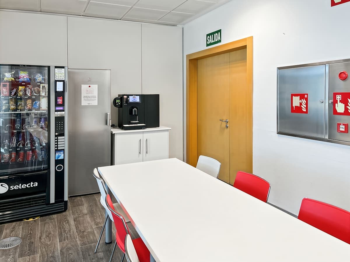 Regus - Torre de Cristal interior photo 12