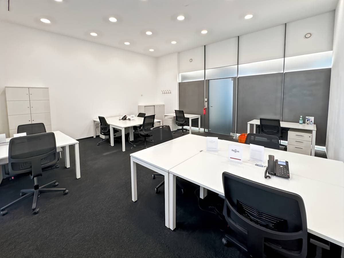 Regus Le Palais interior photo 7