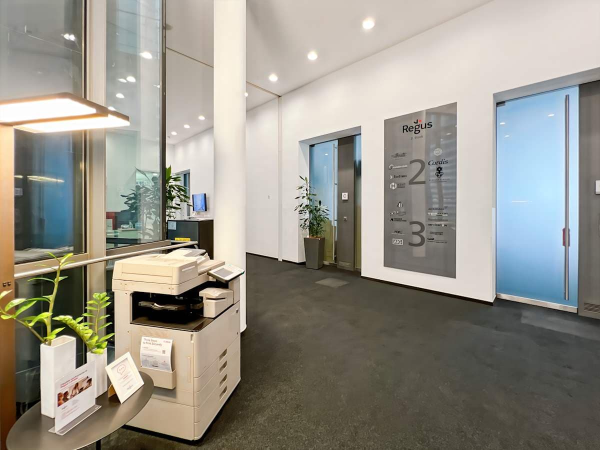 Regus Le Palais interior photo 10