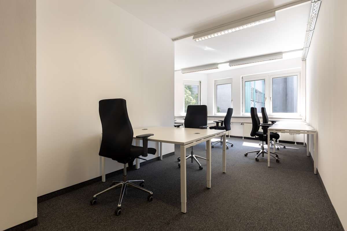 Regus Cityport 11 interior photo 4