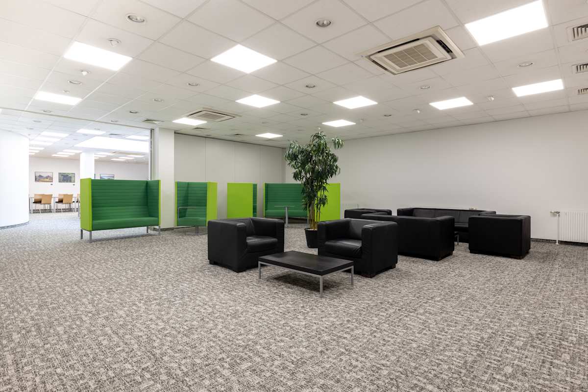 Regus Cityport 11 interior photo 5