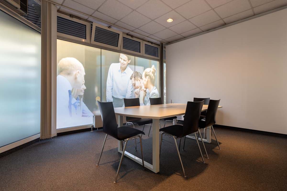 Regus Cityport 11 interior photo 7