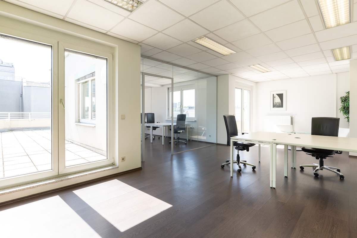 Regus Cityport 11 interior photo 10