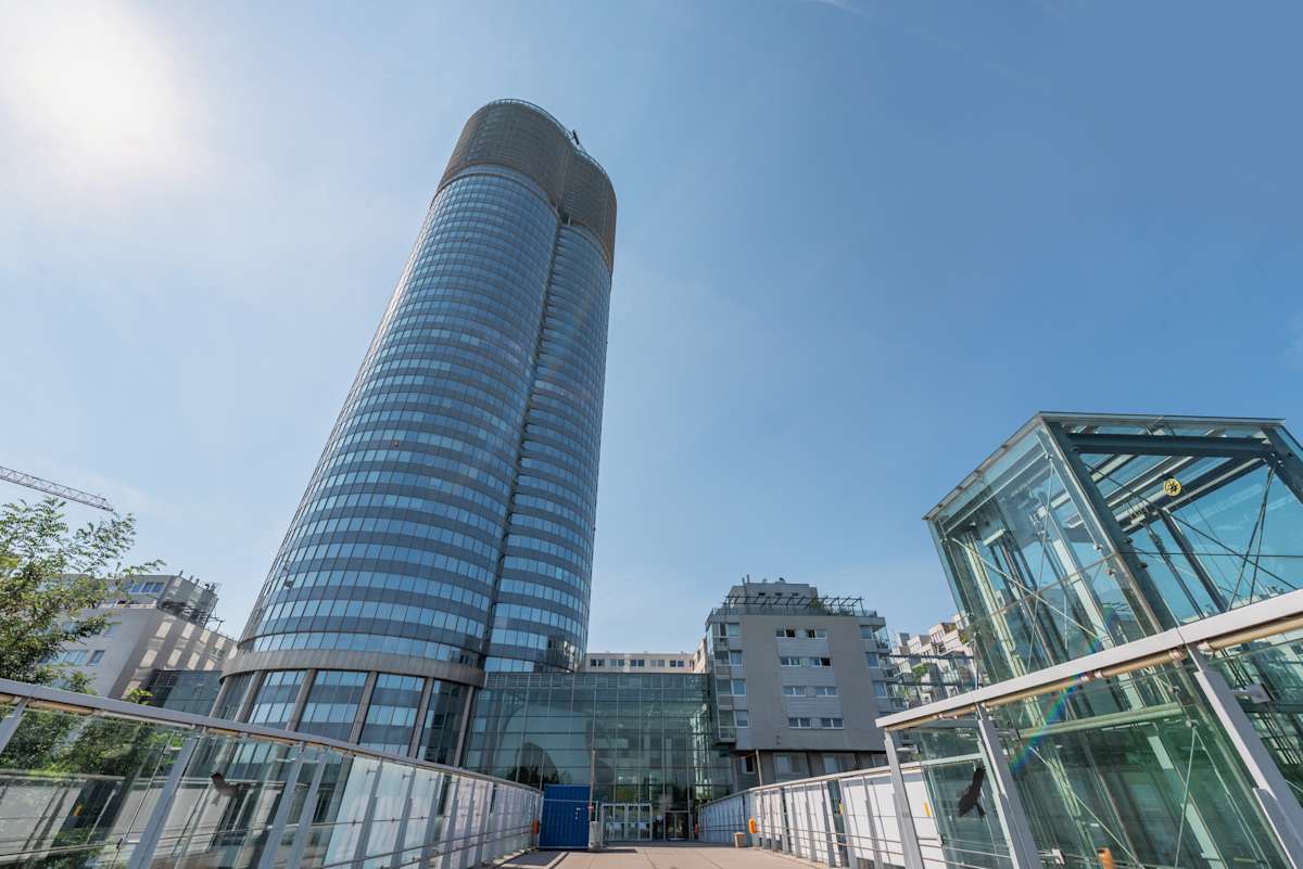 Regus Millennium Tower