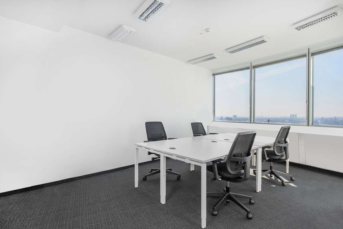 Regus Millennium Tower interior photo 3