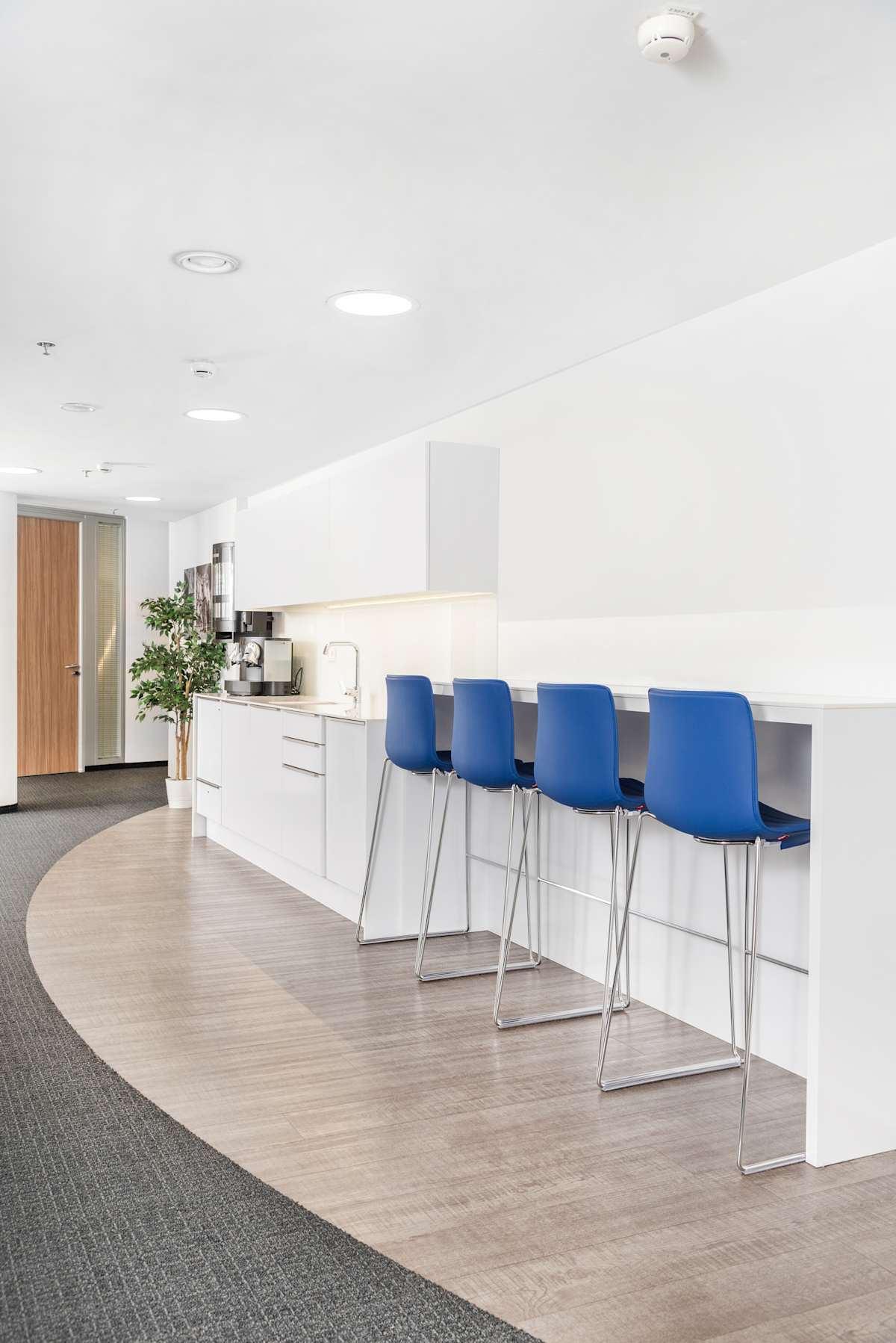 Regus Millennium Tower interior photo 6