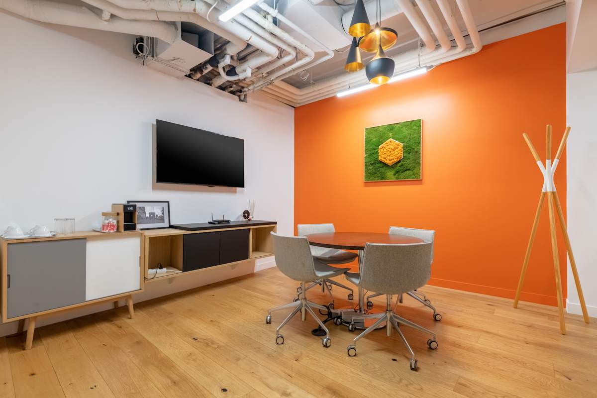 Spaces Bonne Nouvelle interior photo 3