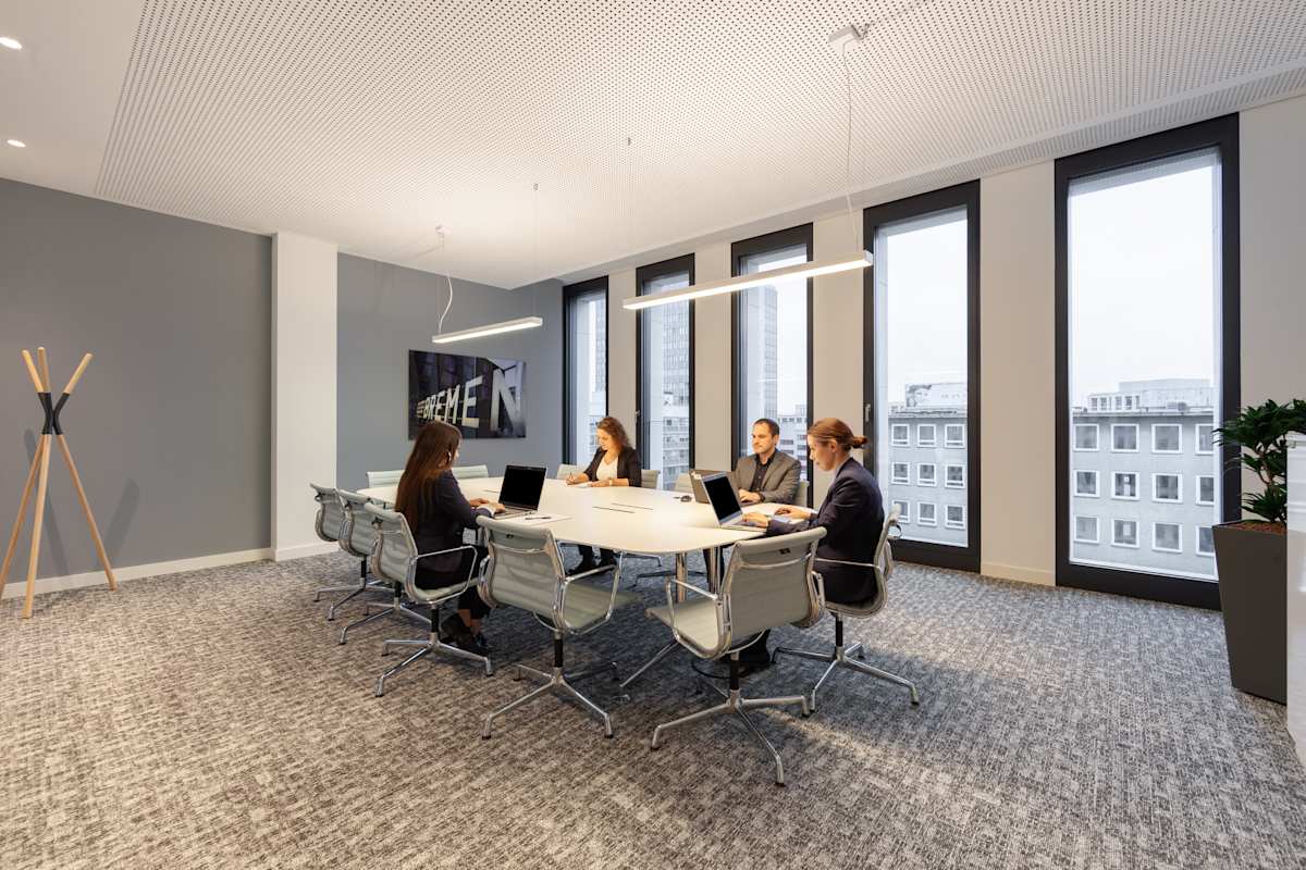 Regus Bremen City Gate interior photo 11