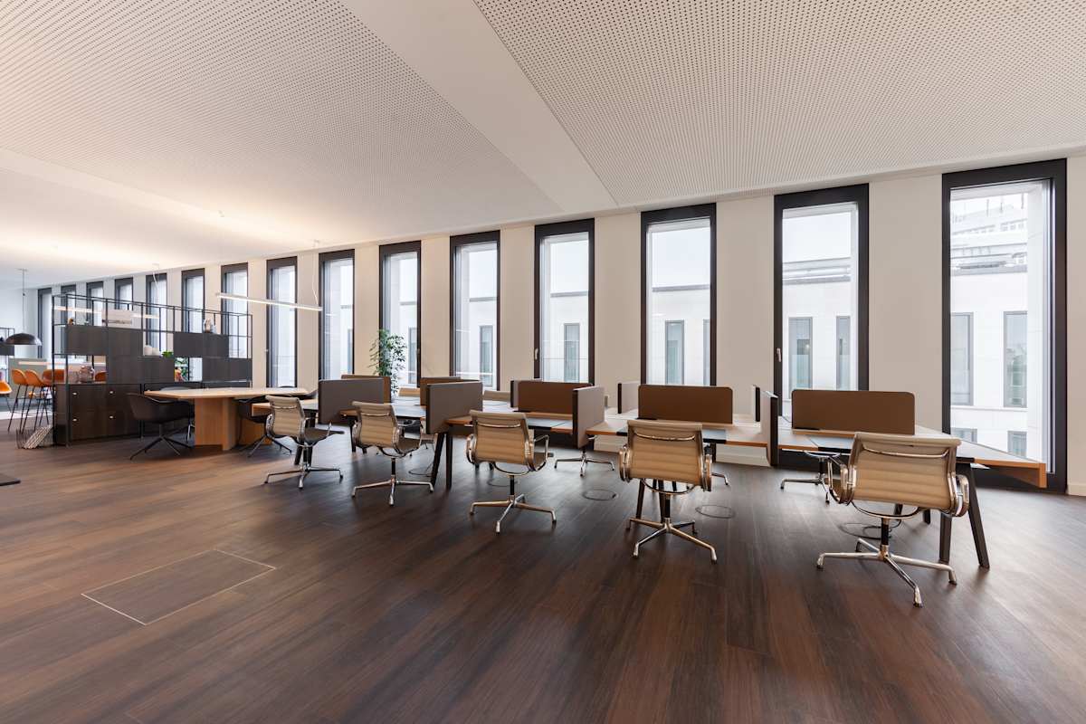 Regus Bremen City Gate interior photo 7
