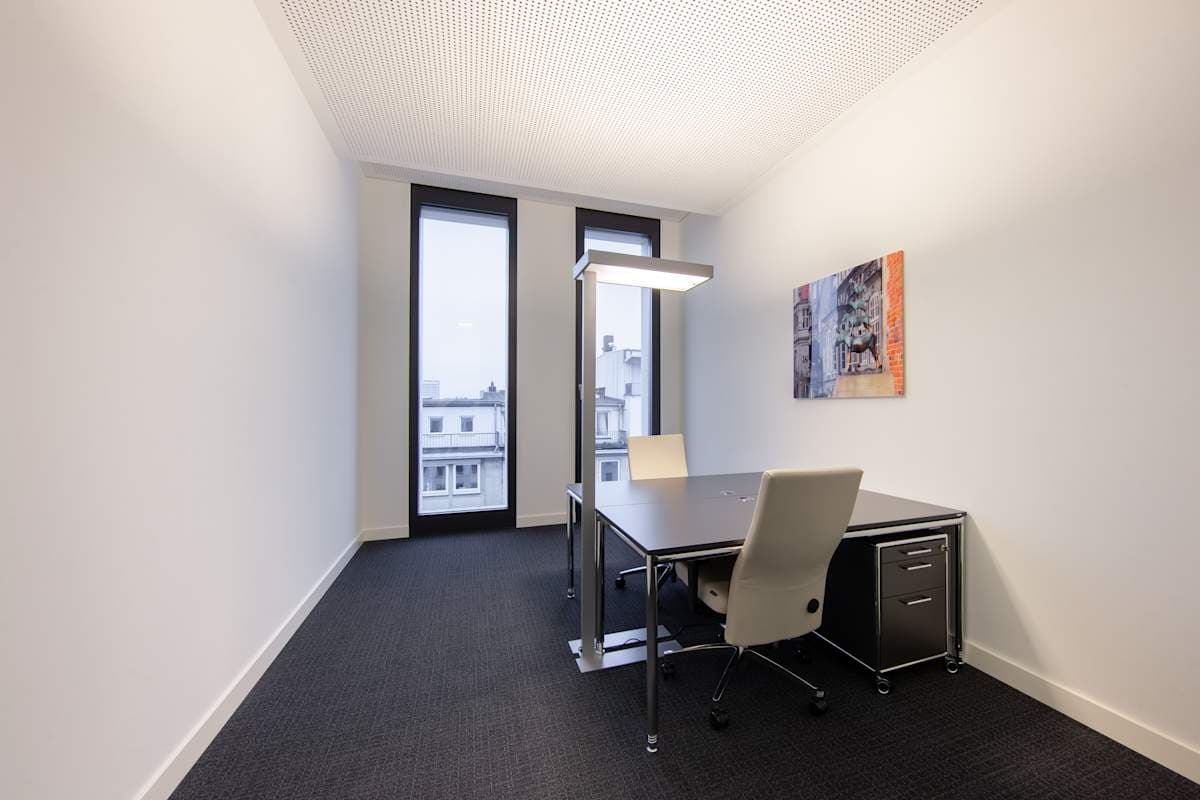 Regus Bremen City Gate interior photo 8