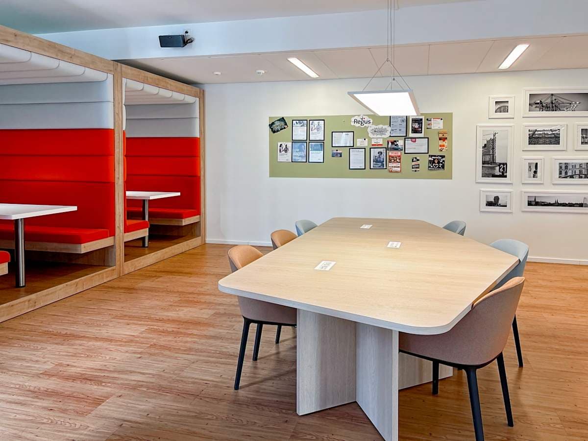 Regus - Hamburg, Hamburg City Nord interior photo 5