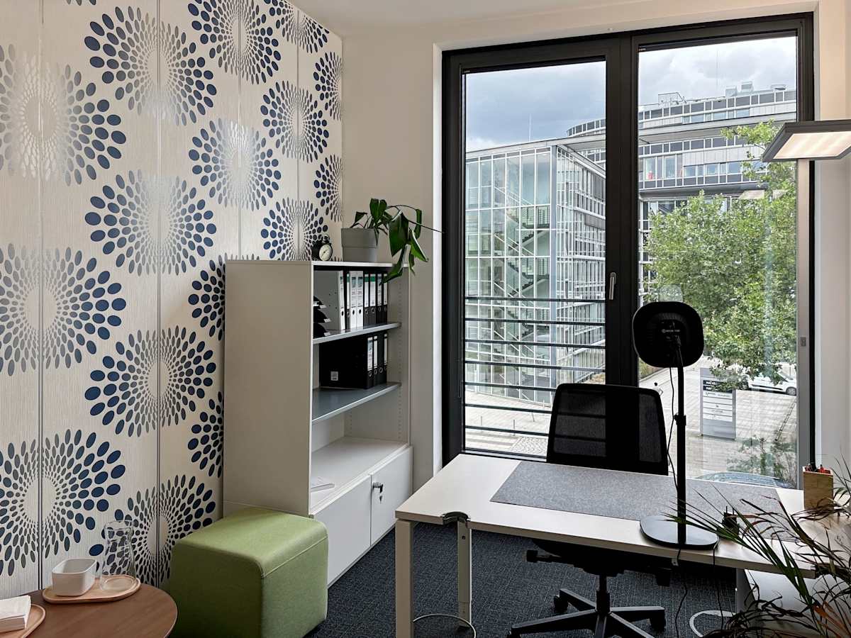 Regus - Hamburg, Hamburg City Nord interior photo 7