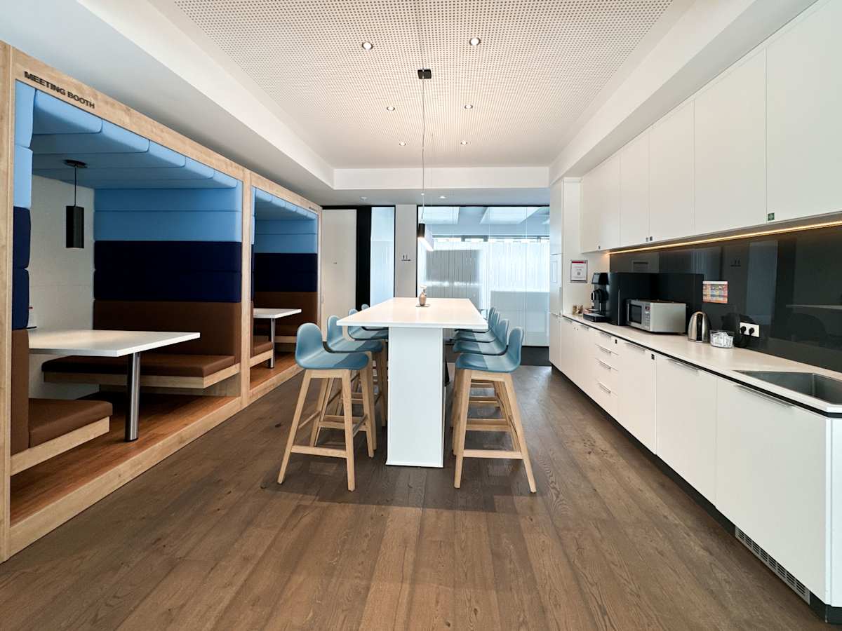 Regus Heidelberg Stadttor Ost interior photo 6