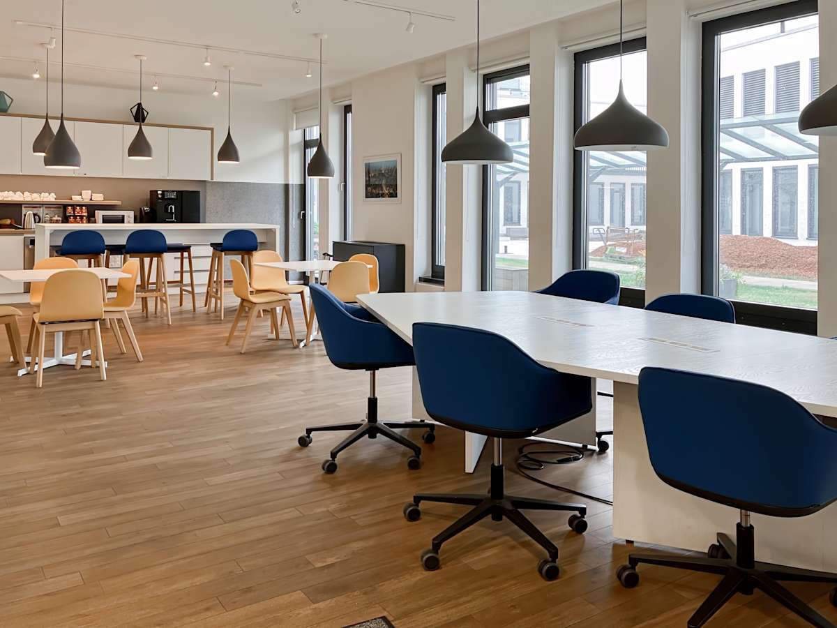 Regus - Hamburg, Altona interior photo 9