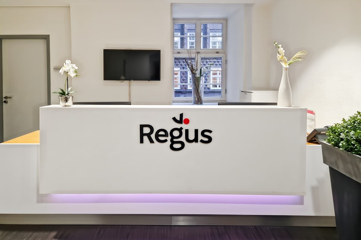 Regus - Hamburg Chilehaus interior photo 4