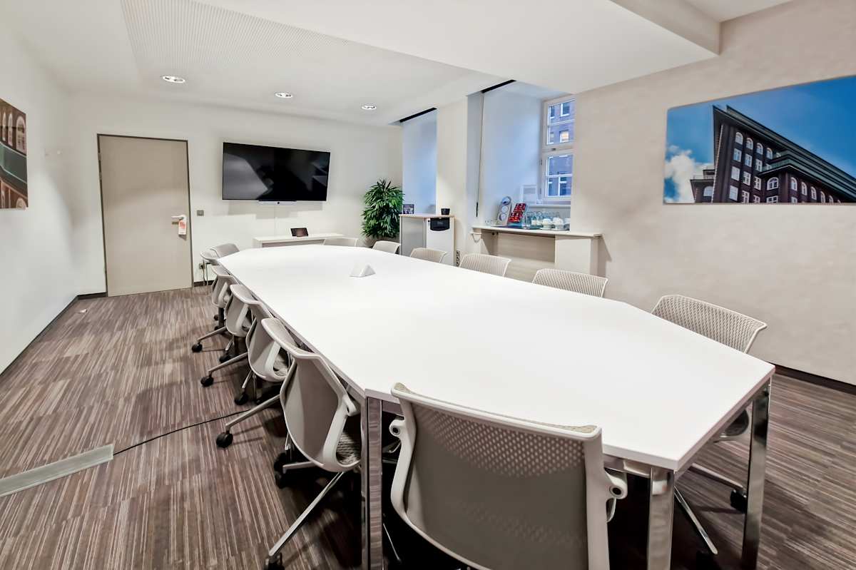 Regus - Hamburg Chilehaus interior photo 6