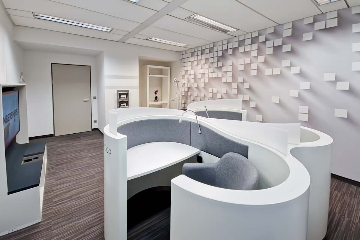 Regus - Hamburg Chilehaus interior photo 9