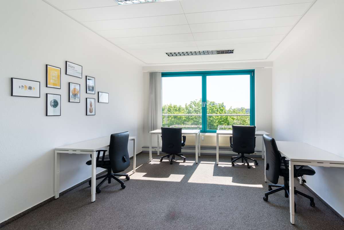 HQ - Bremen, Bremen Airport interior photo 4