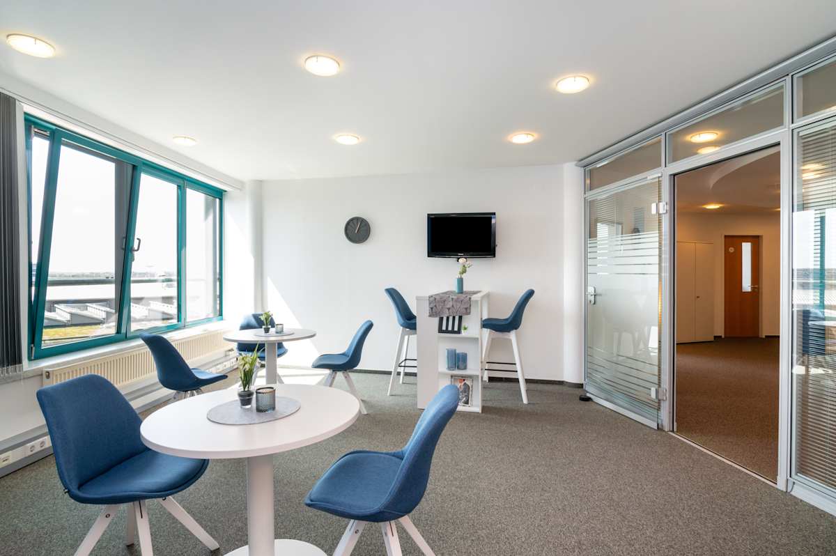 HQ - Bremen, Bremen Airport interior photo 6