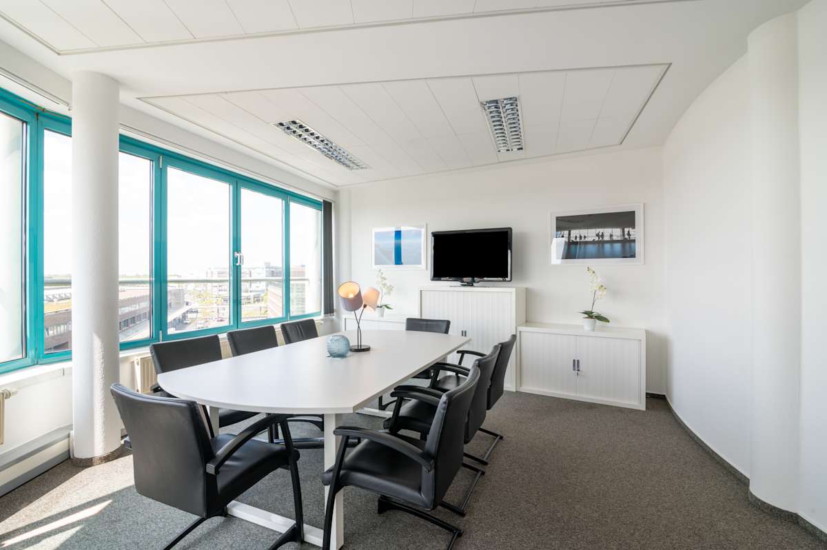 HQ - Bremen, Bremen Airport interior photo 9