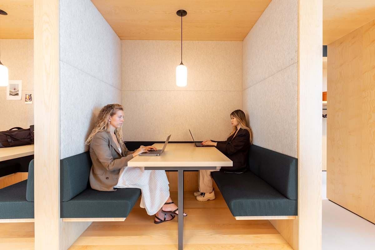 Spaces Schiphol Airport interior photo 7