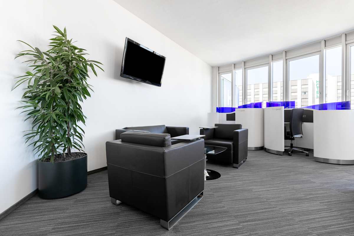 HQ - Unterföhring, Feringastraße interior photo 5