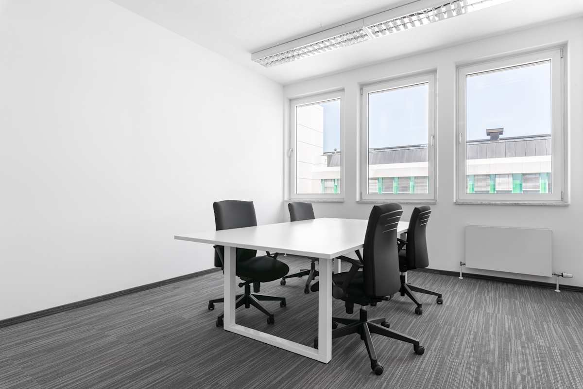 HQ - Unterföhring, Feringastraße interior photo 7